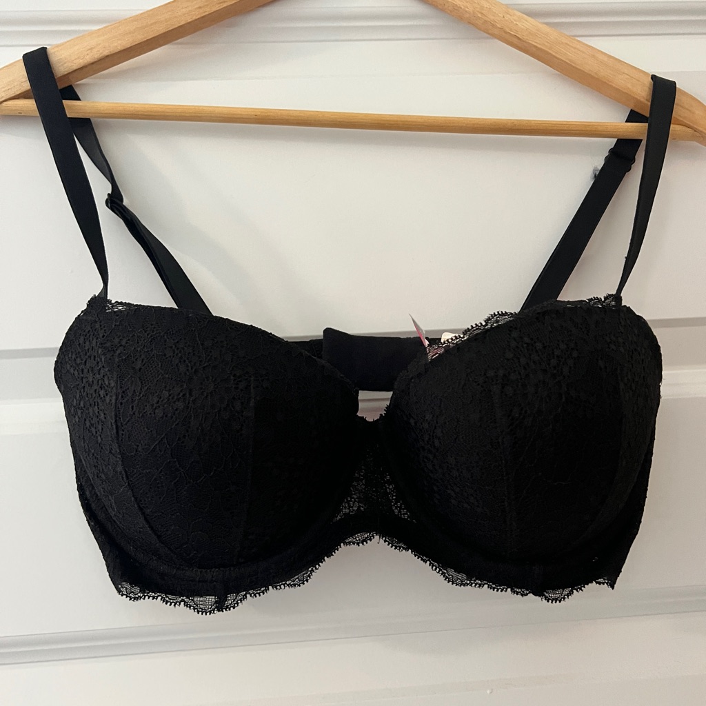 3/$25 Pink Victoria's Secret Black Lace Bra